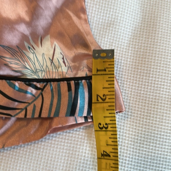 Woman’s Floral Satin Pajama Set  top and shorts size Large Peach color - Picture 14 of 16